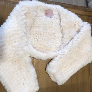 Faux fur Franki Bolero - Ivory. Classy and chic! Bubish.